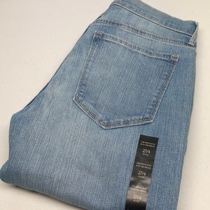 NWT BANANA REPUBLIC GIRLFRIEND JEANS 4/27x29 LIGHTWASH 98% COTTON !! 🦋